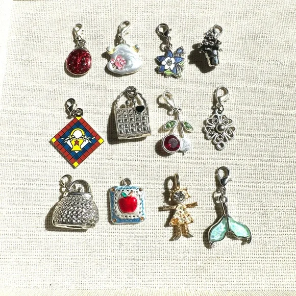 ↖️12 Charms: Bundle - Picture 8 of 8